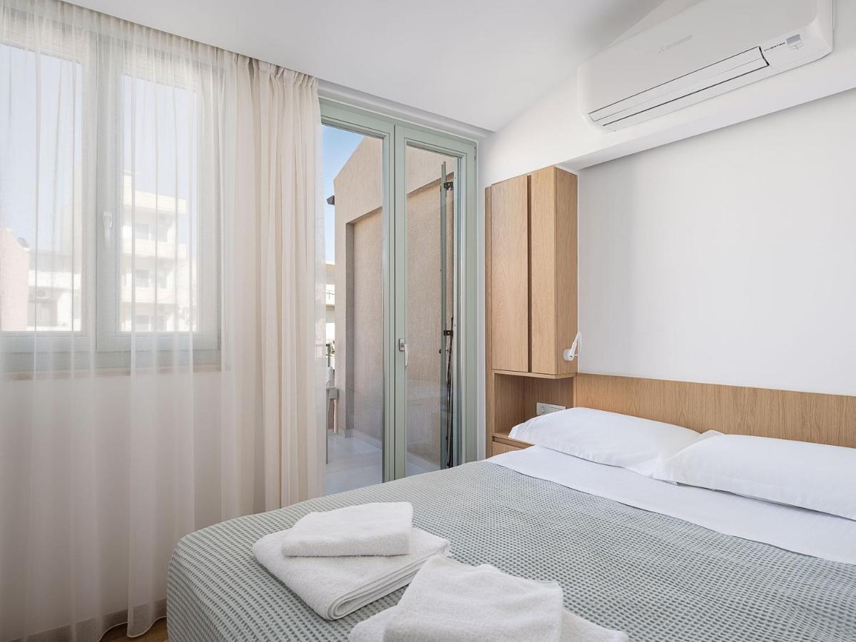 Mythodea Luxury Suites Chrissi Akti Chania Exterior foto