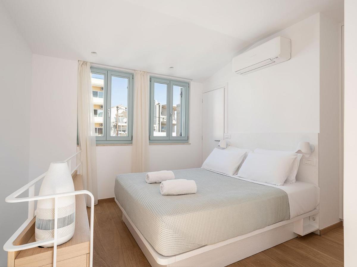 Mythodea Luxury Suites Chrissi Akti Chania Exterior foto