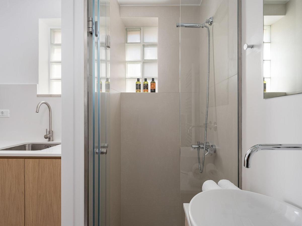 Mythodea Luxury Suites Chrissi Akti Chania Exterior foto