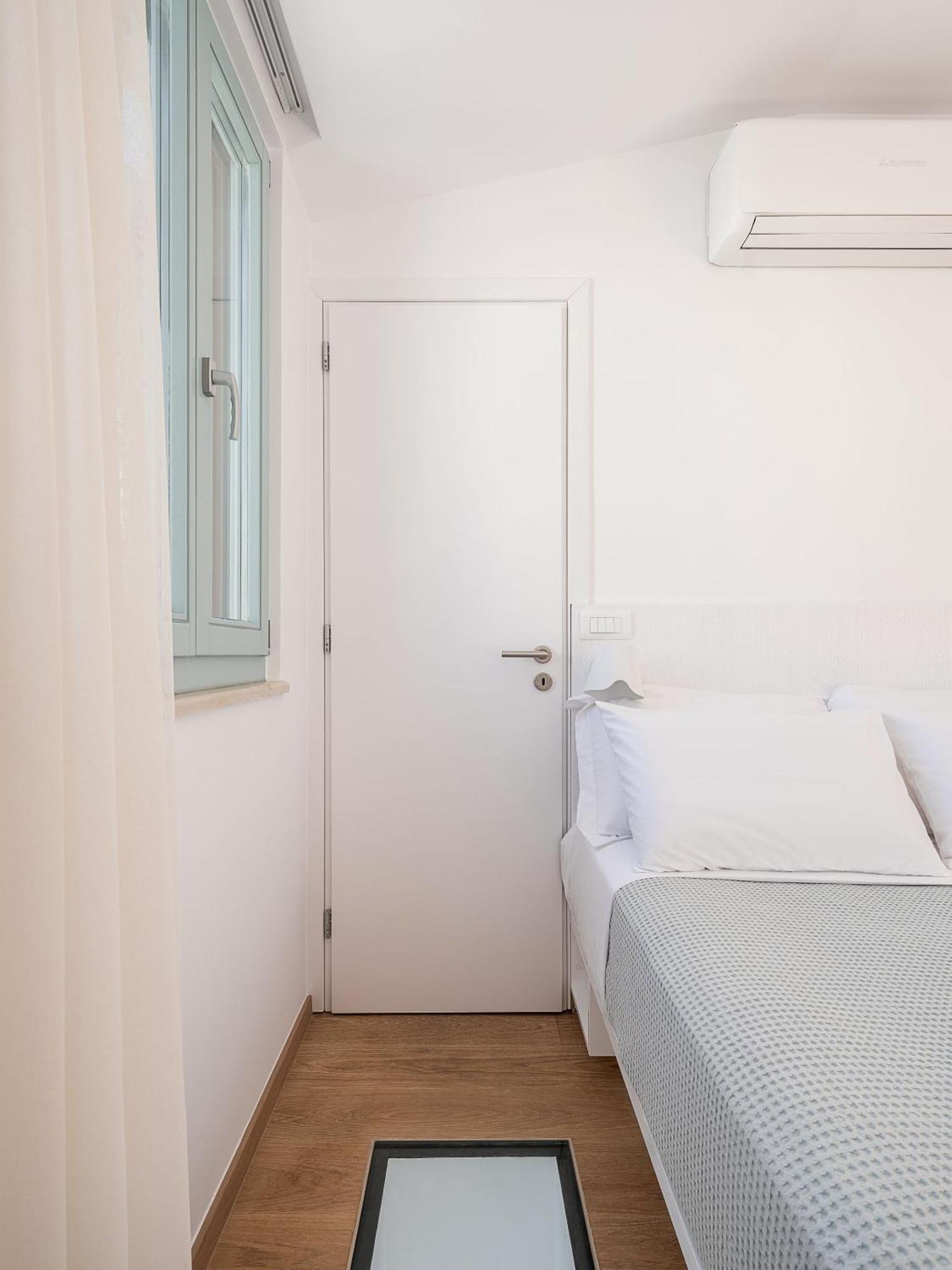 Mythodea Luxury Suites Chrissi Akti Chania Quarto foto